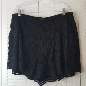 Torrid Scallop Floral Lace Shorts